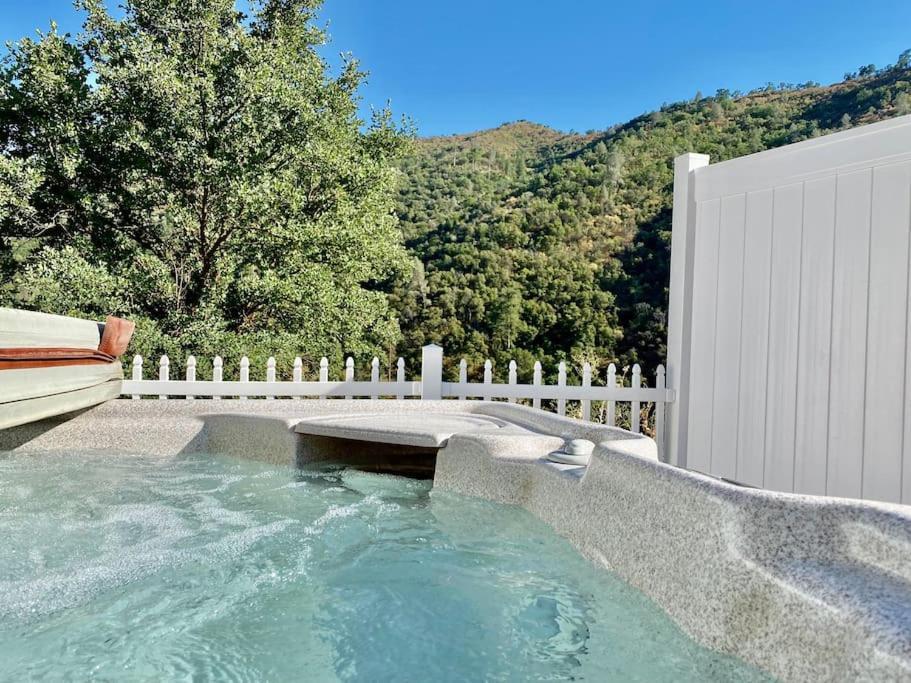 Eagle Nest River Views Hot Tub Games Sleeps 6 Ahwahnee Eksteriør billede